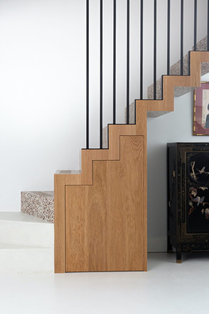 Zigzag staircase /fluted oak stairs / foresso stairs